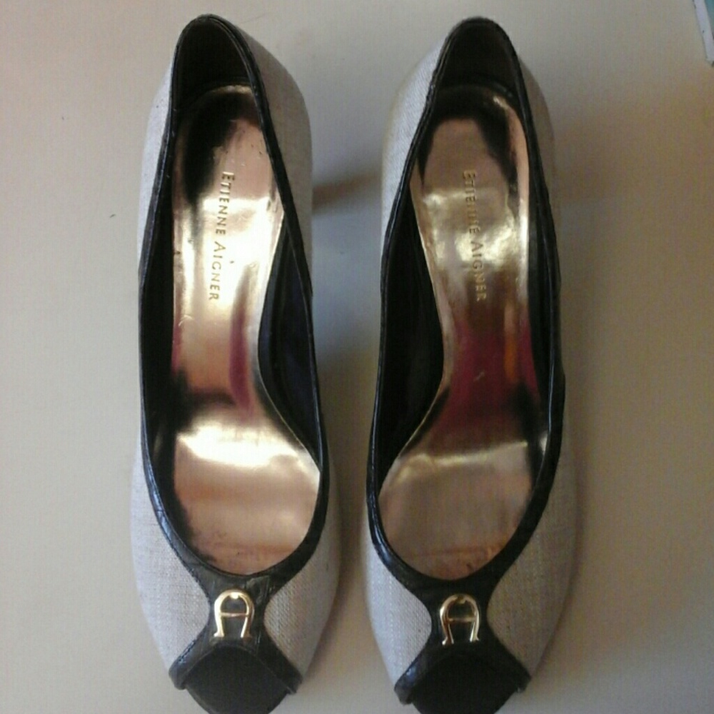 Etienne Aigner peep-toe